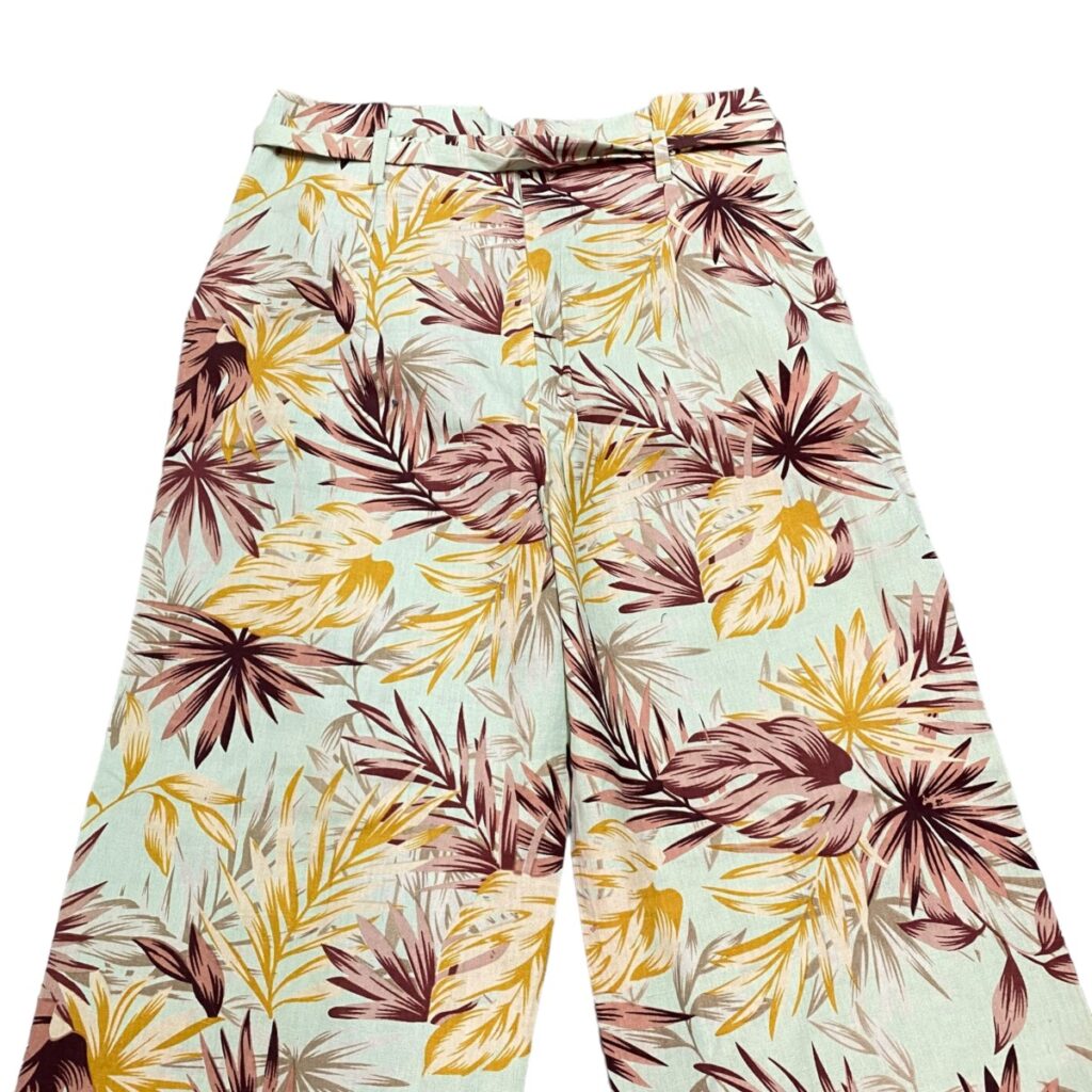 Pantalón estampado hojas main image 1