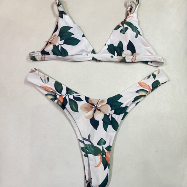 Conjunto bikini Zaful blanco con flores
