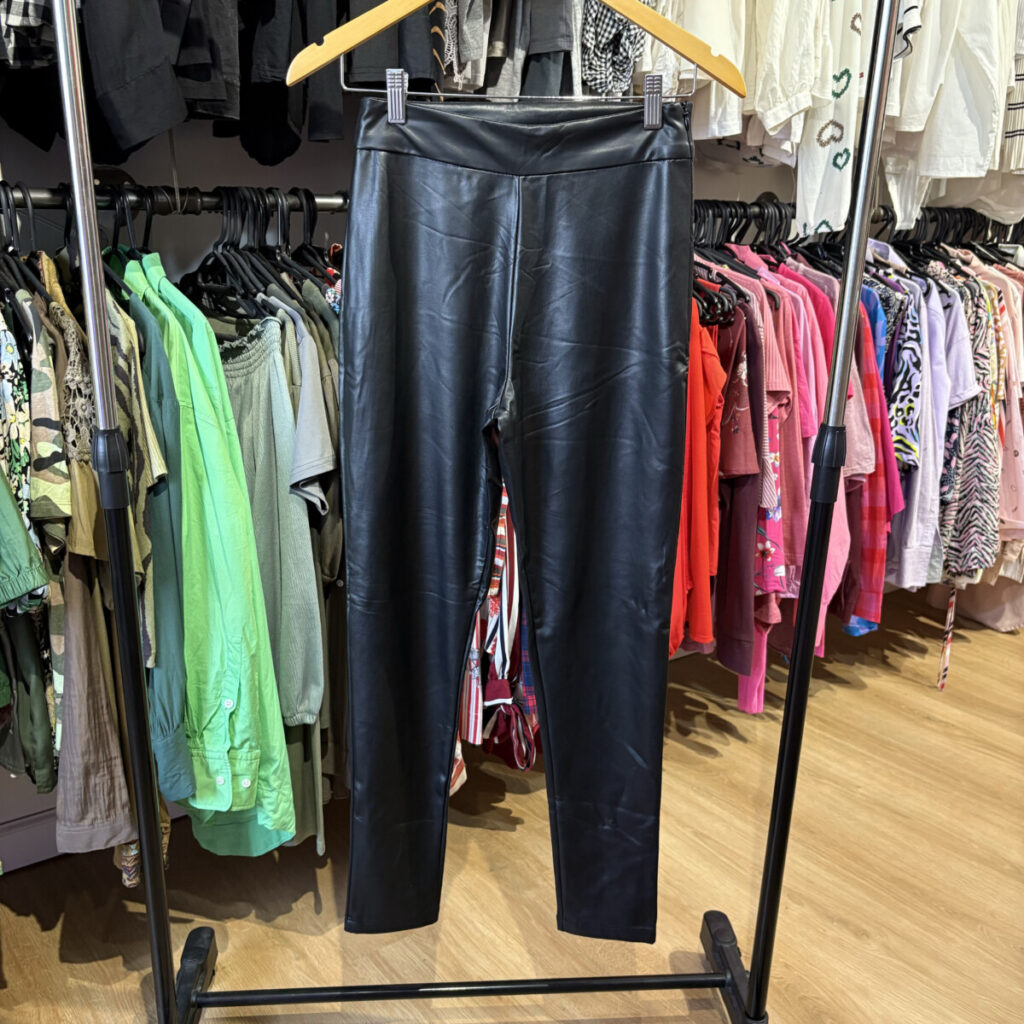Pantalón calza engomado Indian