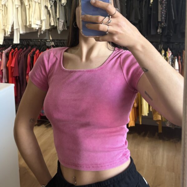 Remera Hola Marti rosada, con etiqueta - Image 2