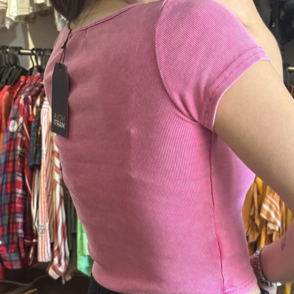 Remera Hola Marti rosada, con etiqueta - Image 5