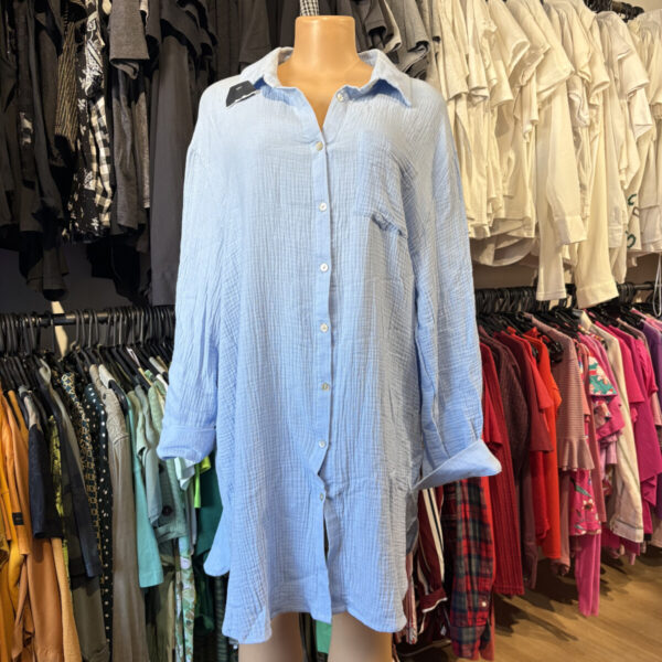 Vestido camisola Hola Marti celeste, con etiqueta