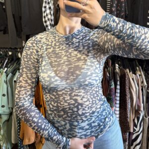 Remera HyM azul y crudo, tul