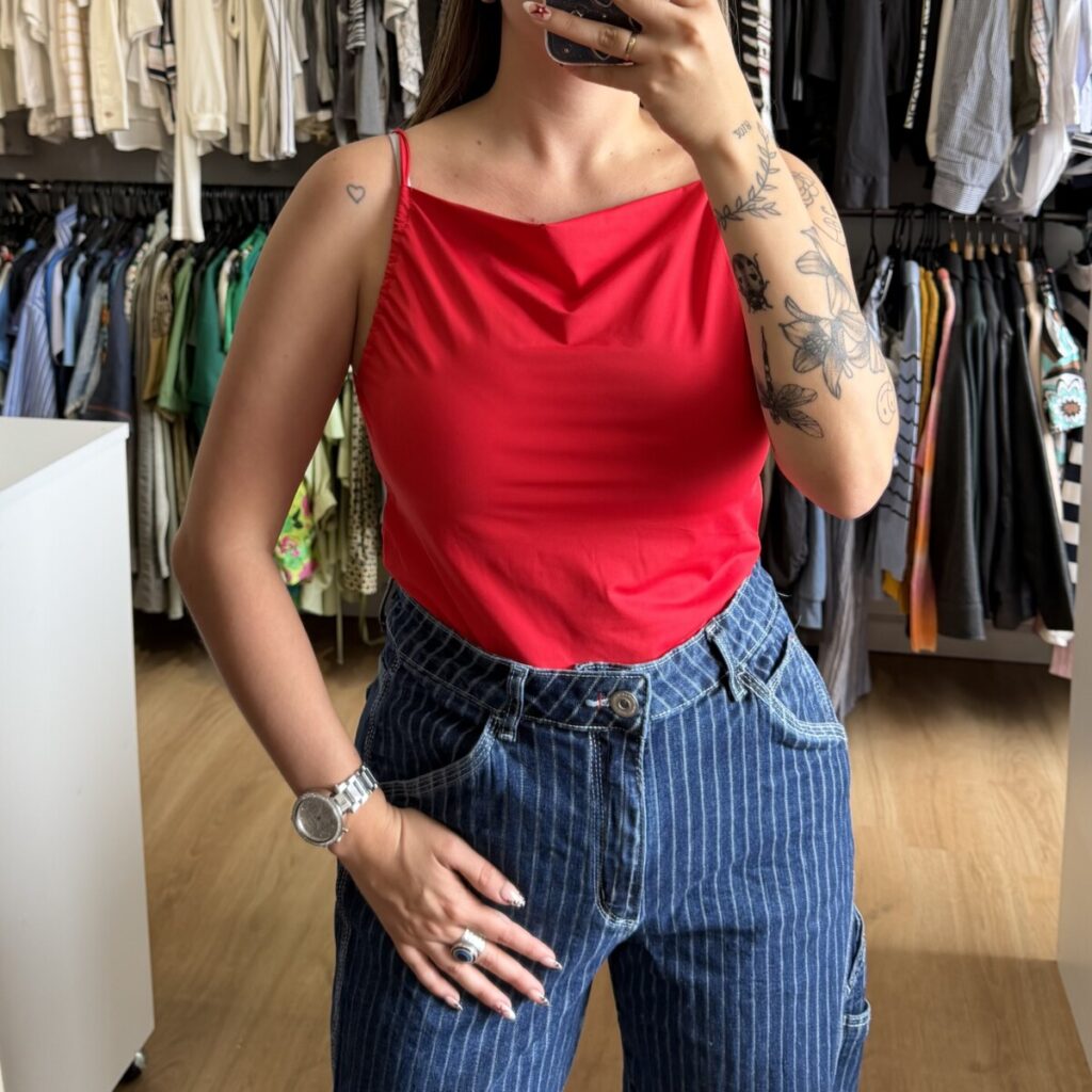 Top Indian rojo frunce