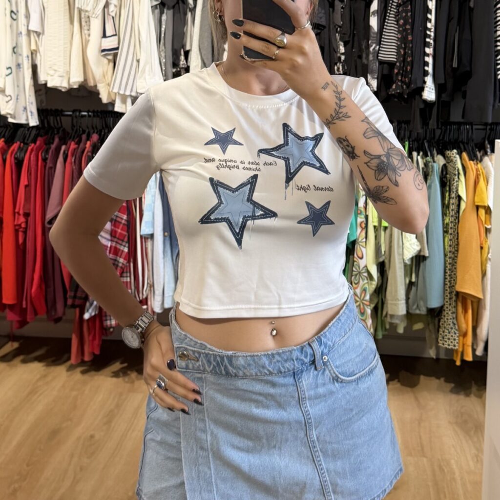 Remera crop top Shein Baby Tee