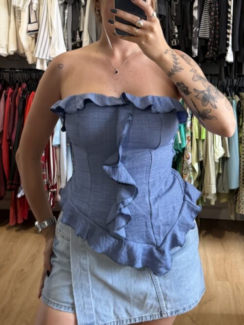 Blusa strapless Shein volados