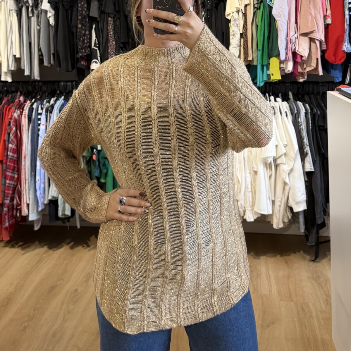 Buzo calado dorado Zara