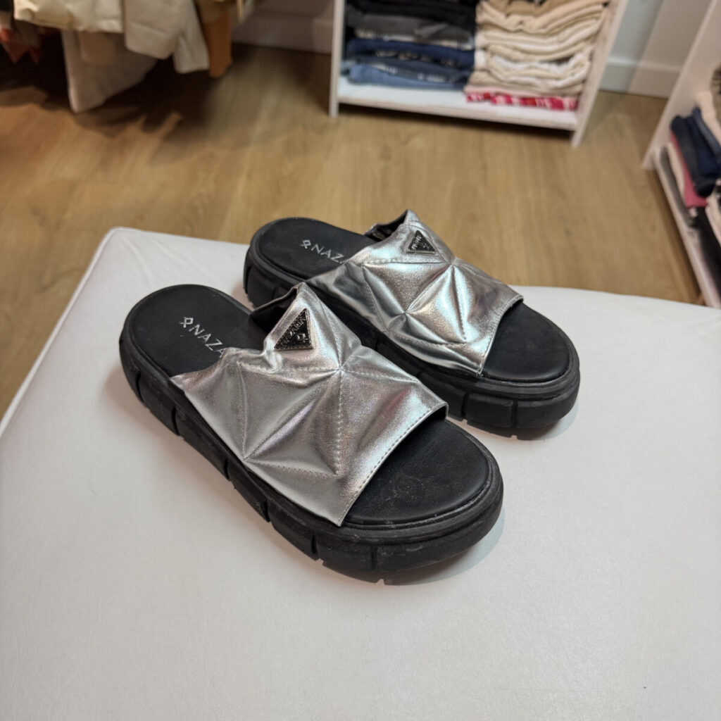 Sandalias NAZARIA plateadas